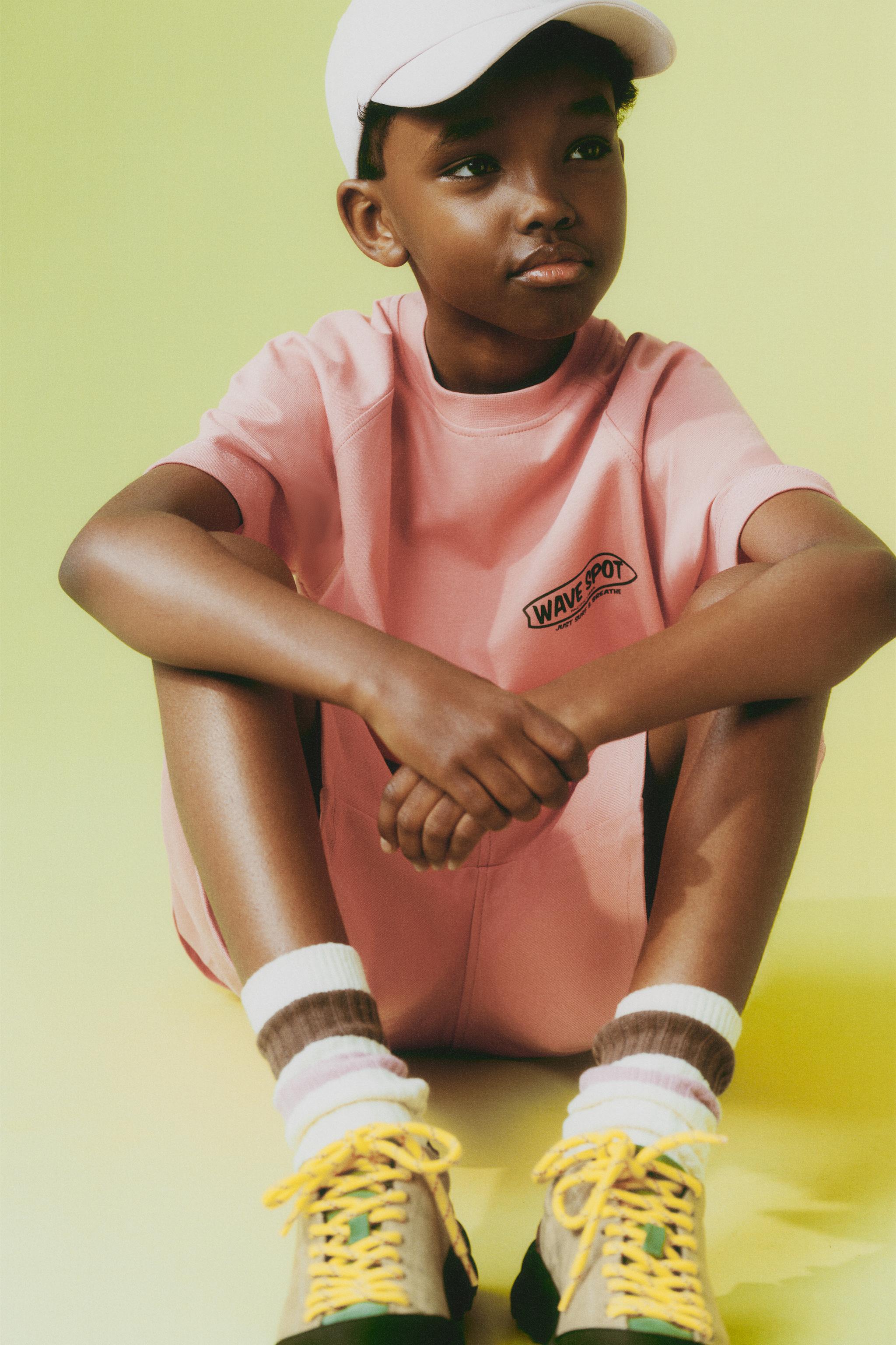 T-SHIRT AND SHORTS SET WITH TEXT